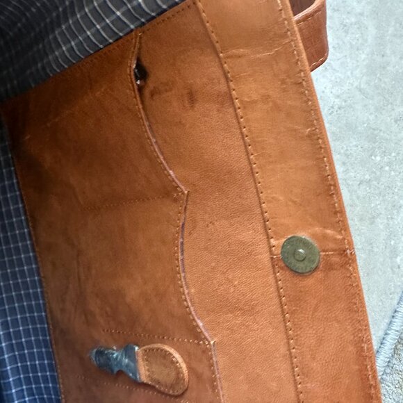 Noonday Collection. Luscious leather stitched, modern silhouette must-have bag - Picture 5 of 9